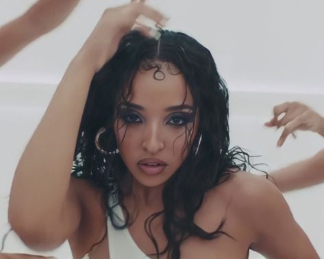 Tinashe Aesthetic, Female Rappers, Rock N, Rappers, Rock N Roll, Singers, Just Love, Music Video, Girl Group