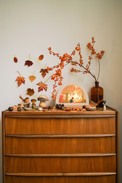 Waldorf Playroom, Steiner Waldorf, Waldorf Crafts, Autumn Table, Nature Table, Autumn Crafts, Autumn Nature, Waldorf Inspired, Fall Table