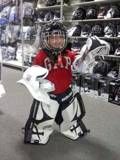 Hockey Girlfriend, Boys Hockey, Hockey Kids, Hockey Pictures, Hockey Baby, Hockey Humor, Hockey Life, Hockey Goalie, Hockey Fans