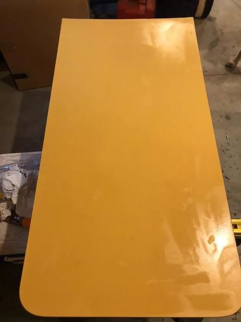 This old 1976 yellow laminate table top was in a camper I am currently renovating. I painted a faux marble finish on top to give it an updated look. Get full coverage paint that looks smooth with this Zinsser stain cover primer that Amazon reviewers swear by! Here is the new finished look! Here is the table taken out of my 1976 Coachmen Cadet camper that I am currently renovating. First thing we did was obviously remove it from the camper and then wash it down with TSP. I’m a b… How To Paint Formica Table Top, Painting Formica, Marble Top Table, Formica Table, Laminate Table Top, Marble Finish, Marble Table Top, Table Diy, Oval Table