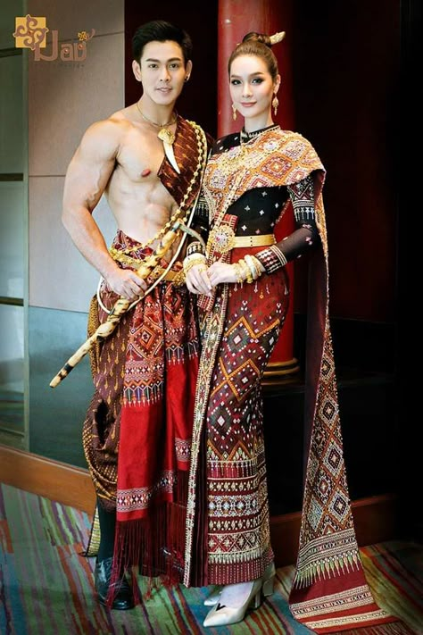 Thailand Wedding Dress, Thailand Costume, Journey Game, Sejarah Asia, Thai Silk Dresses, Comic Con Costumes, Traditional Thai Clothing, Create A Comic, Thai Wedding Dress