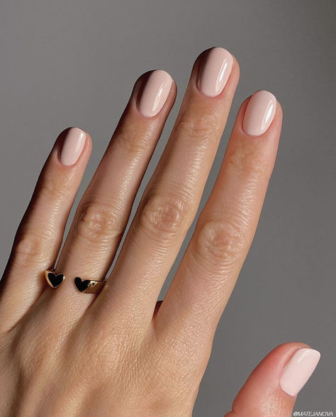 Nude nail polish is a timeless classic, offering elegance, versatility, and a touch of sophistication with a variety of shades that range from pink to beige and tan. But with so many shades available, finding the "perfect nude" can feel overwhelming. Don't worry, we've got you covered! This guide explores the top nude nail polish colors that flatter a variety of skin tones, so you can achieve a flawless manicure every time. Best Nail Polish Colors For Tan Skin, Nail For Tan Skin, Tan Nail Color, Neutral Tone Nails, Nail Color For Tan Skin, Nude Nail Polish Colors, Neutral Nail Polish Colors, Tan Nails, J Nails