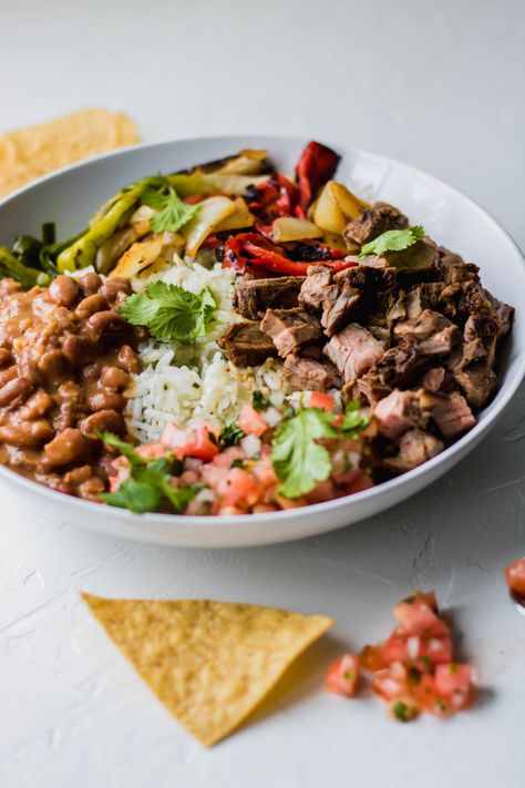 Chipotle Bowl Steak, Steak Bowl, Carne Asada Steak, Carne Asada Recipe, Chipotle Copycat Recipes, Chipotle Copycat, Chipotle Bowl, So Much Food, Cilantro Rice