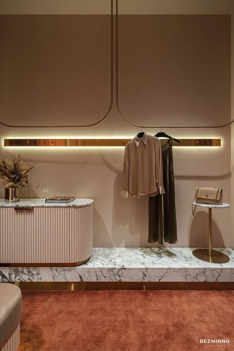 Luxury Fitting Room, Fitting Room Ideas, Fitting Room Ideas Boutique, Fitting Rooms, Clothing Store Interior, Retail Lighting, Store Design Boutique, Regal Design, Boutique Decor