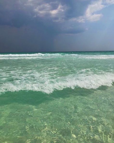 Green Sea Aesthetic, Sea Aesthetic Wallpaper, Beachy Wallpapers, Seaside Wallpaper, Iphone Wallpaper Preppy, Sea Aesthetic, Mint Green Aesthetic, Water Aesthetic, Xbox Pc