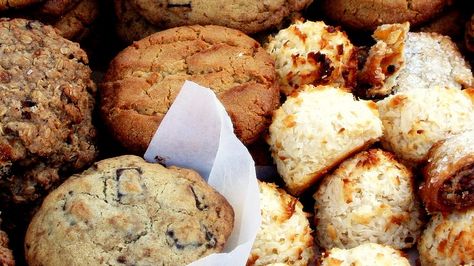 Homemade cookies are a great gift, especially if they’re for someone who’s hard to shop for. But if you need to send them in the mail, there are some things you need to know. Shipping Cookies, Deli Counter, Unhealthy Snacks, Bulk Food, Nutrition Labels, Deli Meat, Unhealthy Food, Homemade Cookies, Healthy Fruits