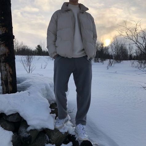 Snow Outfit Men, Mens Turtleneck Outfits, Ivan Lukov, Minimal Outfit Casual, Turtleneck Outfit Men, Big Boys Fashion, Outfits Layering, Lukov With Love, From Lukov With Love