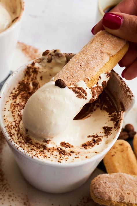 Tiramisu Dip Tiramisu Dip, Easy Tiramisu, Classic Tiramisu, Lady Finger Cookies, Food Dolls, Homemade Snickers, Peanut Butter Chocolate Bars, Sweet Dips, Creamy Dip