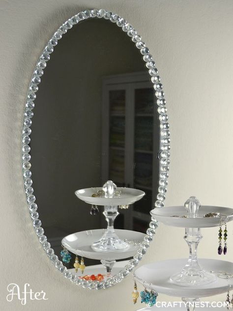 16 DIY Mirror Home Decor Ideas - HAWTHORNE & MAIN Teenage Crafts, Gothic Decor Bedroom, Diy Rangement, Beaded Mirror, Mirror Frame Diy, Mirror Crafts, Amazing Crafts, Dekor Diy, Glass Gems