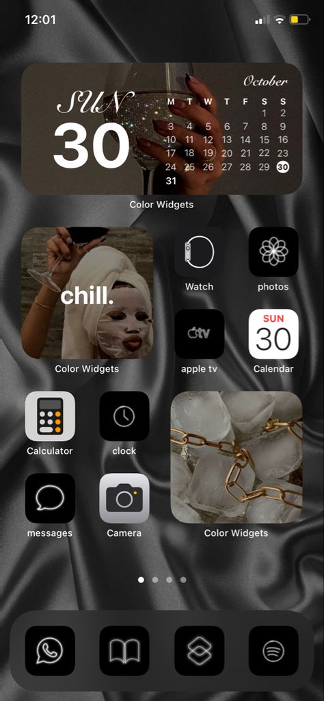 Aesthetic Wallpaper Iphone Classy, Boujee Aesthetic Widget, Iphone 12 Pro Widget Ideas, Dark Luxury Aesthetic Wallpaper Iphone, Iphone Widgets Dark Aesthetic, Iphone Themes Ideas Dark, Black Aesthetic Iphone Homescreen, Boujee Wallpaper Iphone, Dark Aesthetic Iphone Home Screen Layout