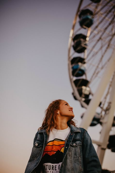 Amusement Park Senior Pictures, Ferris Wheel Photo Ideas, Ferris Wheel Photography, Ferris Wheel Photoshoot, Fair Senior Pictures, Windy Photography, Ferris Wheel Pictures, Carnival Photo Shoots, Carnival Photography