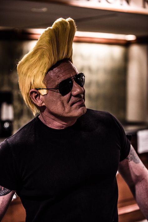 Johnny Bravo Johnny Bravo Costume, Wicked Cosplay, Cosplay Art, Johnny Bravo, Plus Size Cosplay, Awesome Cosplay, Epic Cosplay, Mens Halloween Costumes, Cosplay Characters