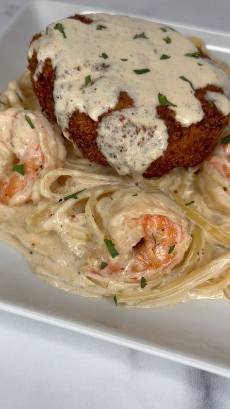 Pizza Dinner Recipes, Fried Crab Cakes, Homecooked Food, Fried Crab, Air Fryer Recipes Dessert, Crab Pasta, Pasta Alfredo, Shrimp Alfredo, Delicious Seafood Recipes