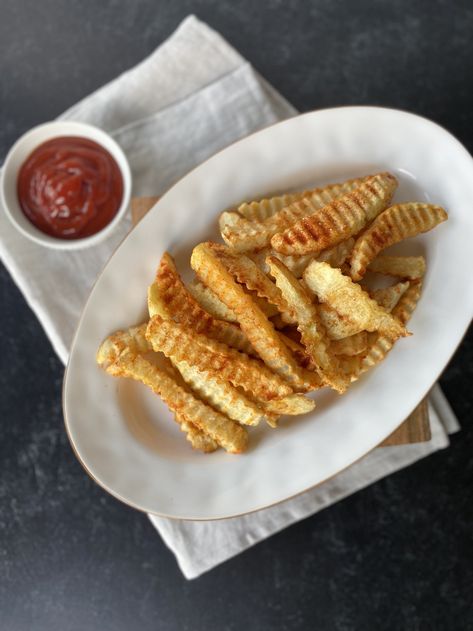 Extra Crispy French Fries — A Place for Everyone Basil Aioli, Chipotle Aioli, Crispy French Fries, Paprika Potatoes, Love French, Peeling Potatoes, Russet Potatoes, Aioli, Baking Sheets