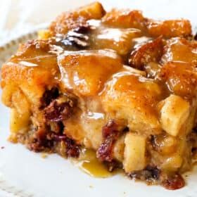 Apple Bread Pudding + Video (Make Ahead Instructions) Apple Bread Pudding Recipe, Bread Pudding Sauce, Apple Bread Pudding, Bread Pudding With Apples, Kentucky Butter Cake, Apple Fritter Bread, Carlsbad Cravings, Leftover Bread, Bread Pudding Recipe