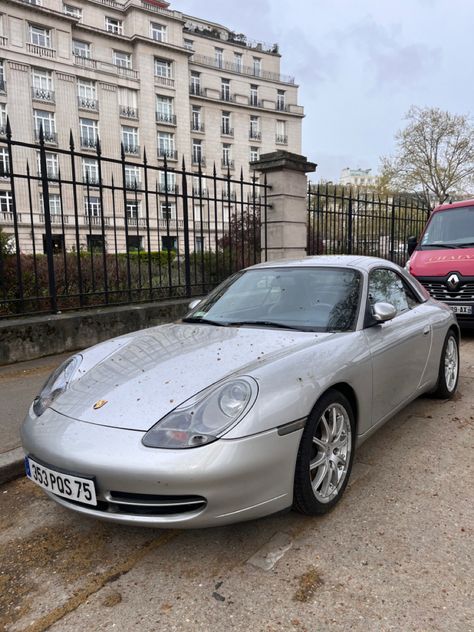 Silver Porsche in Paris Gray Porsche, Grey Porsche Aesthetic, Silver Porsche, Porsche Silver, White Porsche Panamera, Porche Car, Porsche 9, Porsche Boxter, Blue Vintage Porsche