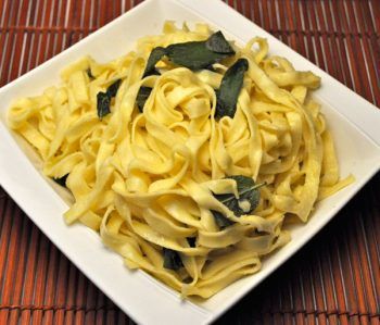 Fried Sage, Sage Recipes, Olive Oil Pasta, Csa Recipes, Parmesan Pasta, Garlic Pasta, Fall Dishes, Sage Leaves, Drying Pasta