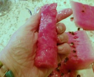 How to Cut (and Remove the Seeds From) a Watermelon for a Salad : 11 Steps (with Pictures) - Instructables Watermelon Hacks, Cut Watermelon, Food Contest, Watermelon Seeds, Seed Saving, Fresh Salads, Flax Seed, Raw Food Recipes, Planting