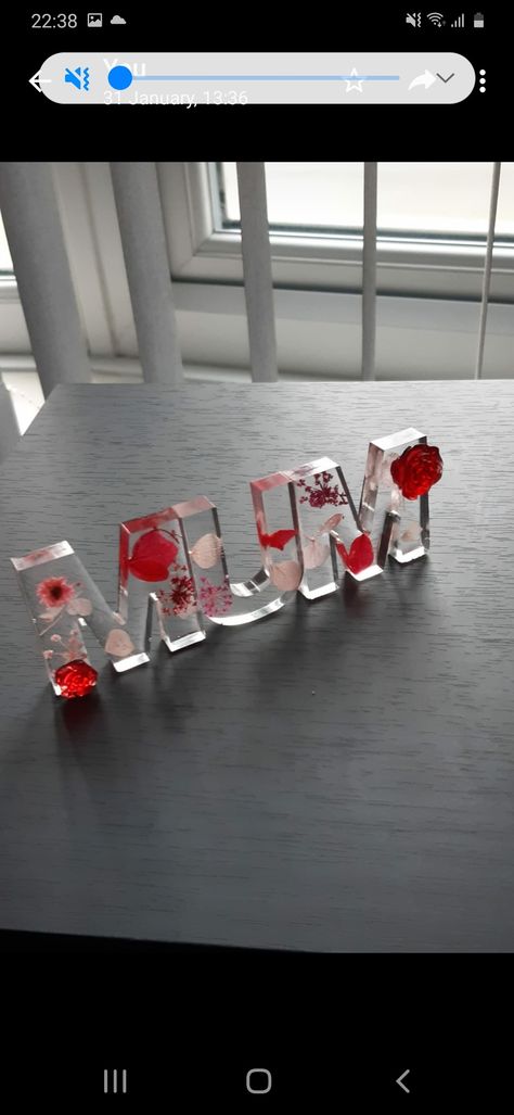 Mothers Day Resin Ideas, Resin Mothers Day Gifts, Valentine Resin Ideas, Mothers Day Resin, Would You Marry Me, Floral Stand, Mother's Day Projects, Resin Work, Resin Ideas