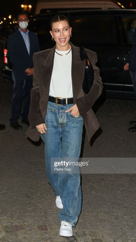 Velvet Blazer Outfit, Jeans Blazer Outfit, Wide Leg Outfit, Hailey Bieber Outfits, Rhode Skin, Hailey Rhode, Luxury Jeans, Oversize Outfit, Hotel In Paris