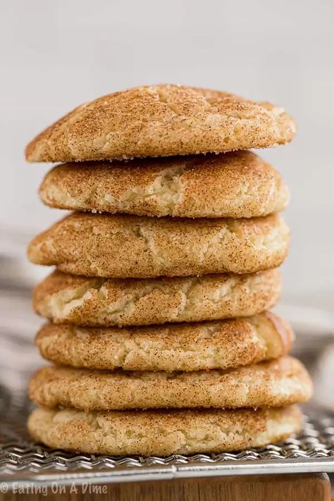 You have to try this Snickerdoodle Cookies recipe! It is a family favorite and your whole family will love this easy snickerdoodles recipe, too! Cookies With Crisco, Snickerdoodle Cookies Recipe Easy, Snickerdoodles Cookies, Easy Snickerdoodle Recipe, Easy Snickerdoodles, Snickerdoodles Recipe, Snickerdoodle Cookies Easy, Pumpkin Cookies Easy, Spice Cookie Recipes