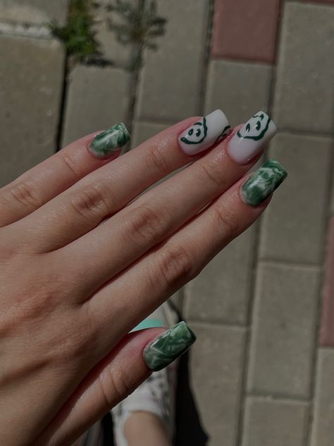 Green Smiley Face Nails, Smiley Face Nails, Green Smiley Face, Alien Nails, Face Nails, Short Almond Nails, Cow Nails, Minimal Nails, Almond Nails Designs