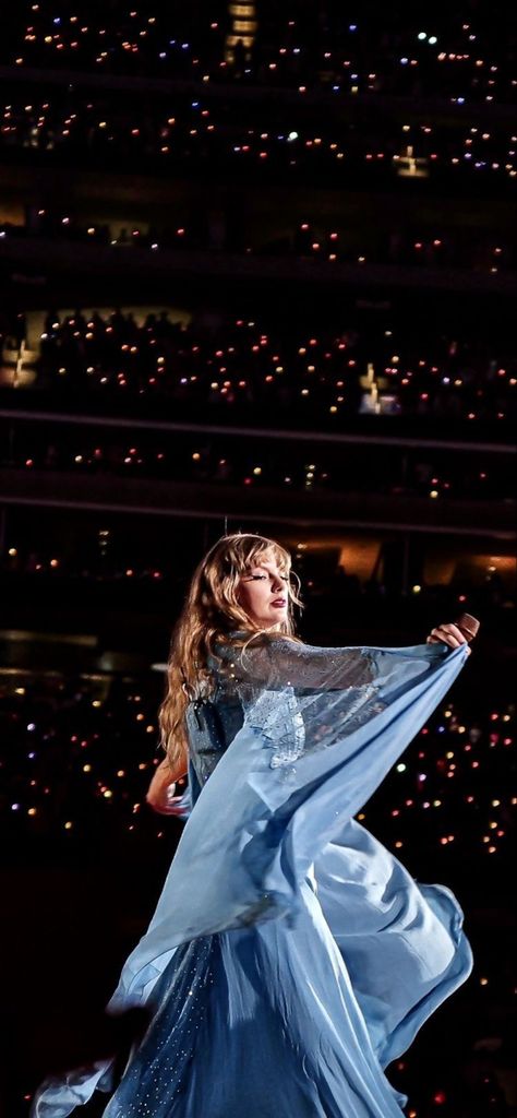 #taylorswift #tstheerastour #theerastour #theerastour #taylorswiftstyle #taylorswiftaesthetic Taylor Swift Fotos, Swift Tour, Taylor Swift Cute, Taylors Version, Estilo Taylor Swift, Taylor Swift Posters, Swift Photo, Taylor Swift Concert, Taylor Swift Album