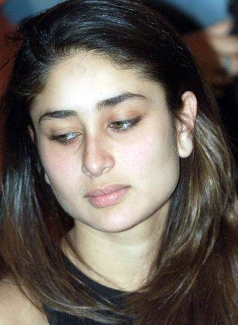 20 Unseen Photos Of Kareena Kapoor Without Makeup Kareena Kapoor Saree, Kareena Kapoor Photos, Kareena Kapoor Pics, Actress Without Makeup, Kareena Kapoor Khan, Kareena Kapoor, Bollywood Girls, Without Makeup, Celebrity Makeup