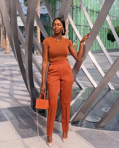 Burnt Orange Pants, Monochromatic Fashion, Orange Pants, Stylish Blouse Design, Women Pants, Black Women Fashion, Work Looks, Feminine Outfit, Professional Outfits