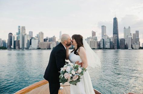 Couples with weddings planns for 2020 have not had an easy time. Amanda + Felipe are no exception, but they got married anyway on a boat cruising the Chicago River and Lake Michigan! Chicago Boat Wedding, Boat Cruising, Bridal Fair, Boat Wedding, Intimate Wedding Venues, Chicago Wedding Venues, Victorian Mansions, Wedding Beach Ceremony, Chicago River