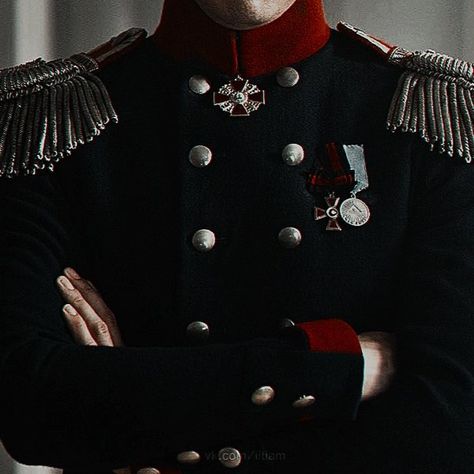 Red White And Royal Blue, Royal Core, Royalty Aesthetic, Le Vide, Royal Aesthetic, Red Queen, My Oc, Military Uniform, Fancy Outfits