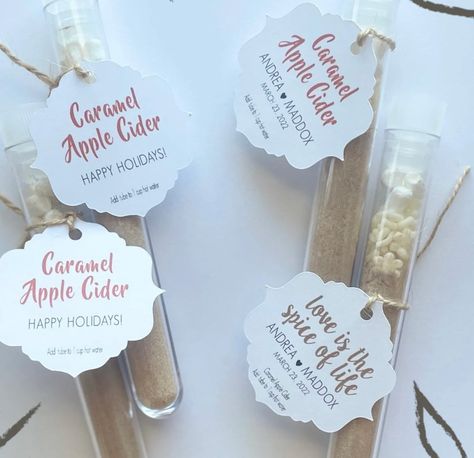 October & November wedding favor ideas! Inspo for autumn wedding favors guests will love! Apple Cider Wedding Favor, Autumn Wedding Favors, Cheap Hacks, Fall Cider, Caramel Apple Cider, Wedding Cheap, Pumpkin Favors, Cider Bar, Apple Cider Caramels