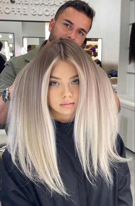 Lowlights In Platinum Blonde Hair, Hair Color For Volume, Platinum Hair With Roots, Brown Hair With Platinum Balayage, Bright Blonde Balayage Dark Roots, Cool Blonde With Dark Roots, Balayage Hair Icy Blonde, White Blonde Dark Roots, Platinum Blonde Hair Shadow Root