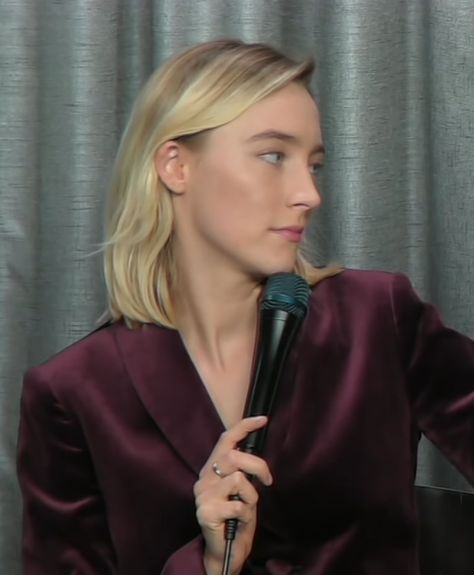 Saorsie Ronan, Holding Microphone, Amelia Zadro, Saoirse Ronan, Hey Mama, Silk Blazer, Vacay Outfits, Female Actresses, Soft Classic