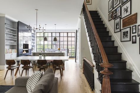 Ensemble Architecture's gut renovation of a neglected 1860s townhouse is thoughtful and sensitive, with a kitchen and master bath even the designer envies. Brownstone Interiors, New York Brownstone, Elizabeth Roberts, Street Townhouse, Patio Grande, Townhouse Interior, Brooklyn Brownstone, Casa Container, Modern Staircase