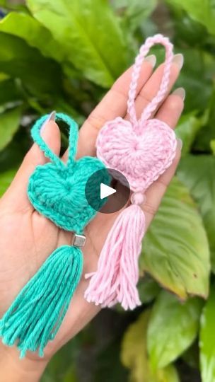 Crochet Keychain Tutorial, Crochet Minis, Crochet Heart Keychain, Keychain Pattern, Crochet Keychain Pattern, Heart Keychain, Crochet Keychain, Crochet Heart, Cute Gif