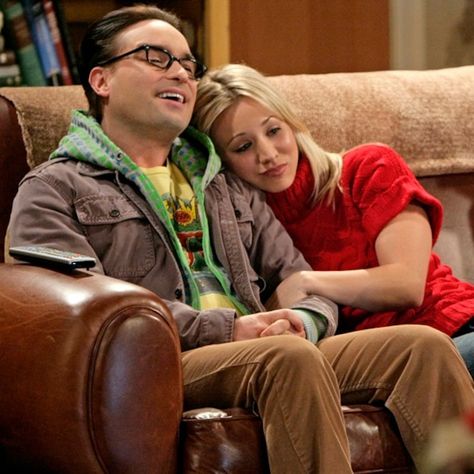 Penny And Leonard, Big Bang Theory Set, Penny And Sheldon, Leonard And Penny, The Bigbang Theory, Soft Kitty Warm Kitty, Johnny Galecki, I Believe In Love, Long Relationship