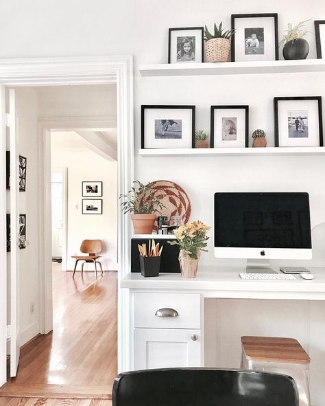 Breakfast Nook Office, Nook Office, Diy Small Apartment, Office Built Ins, Ideas For Breakfast, Attic Bedrooms, Picture Ledge, Attic Remodel, Small Apartment Decorating