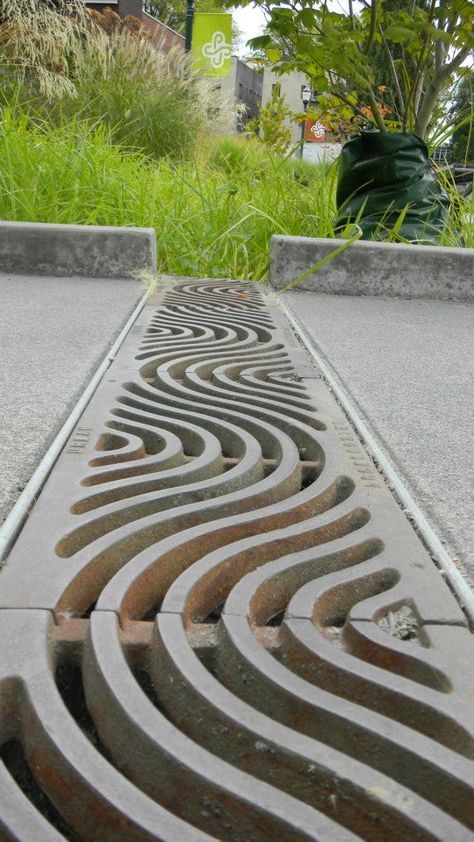 Drain Grate Detail, Walk of the Heroines – Portland State University, Portland, OR Resort Landscape Design, Resort Landscape, Tree Grate, Landscape Drainage, Landscape Details, Taman Air, Portland State University, Stormwater Management, Landscape Architecture Design