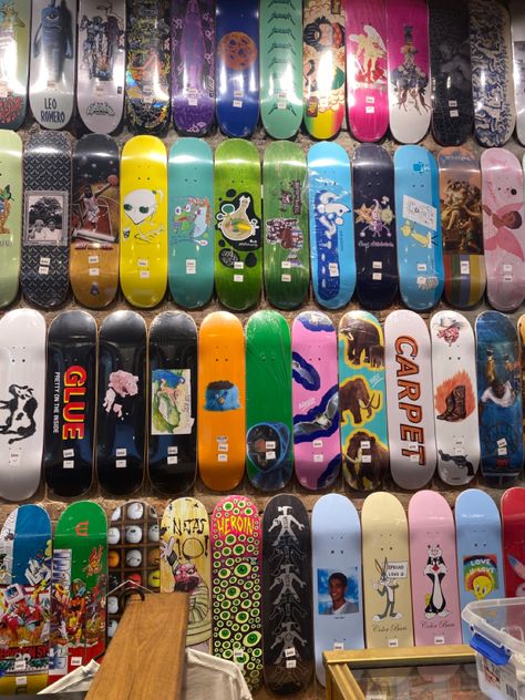 Skateboard Lockscreen, Skate Punk Aesthetic, 2000s Skateboard, Skate Asthetic, Y2k Punk Aesthetic, Y2k Skateboard, Skateboard Y2k, Y2k Graffiti, Shop Y2k