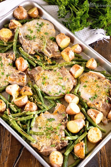 One Pan Parmesan Pork Chops and Veggies Recipe ~ Juicy Pork Chops Baked in the Oven with Potatoes and Veggies Seasoned with Garlic, Thyme and Parmesan! Quick, Healthy, Light Dinner ready in 30 Minutes! ~ http://www.julieseatsandtreats.com Pork Chops And Veggies, Healthy Pork Chops, Healthy Pork Chop Recipes, Roast Pork Chops, Pan Pork Chops, Parmesan Pork Chops, Pork Chops And Potatoes, Healthy Pork, Pork Chop Dinner