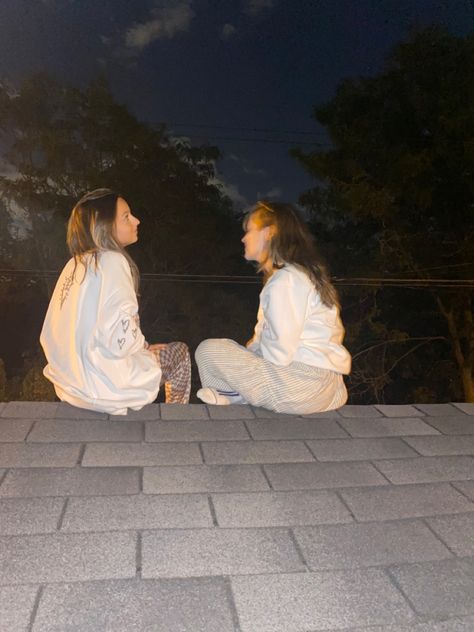 Roof top talks Girl Talk Aesthetic, Bestie Sleepover Pics 2 People, Talking Aesthetic People, Talking To People Aesthetic, Hanging Out On Roof, Girls Talking Aesthetic, People Sitting On Roof, Best Friends Hanging Out, Roof Sleepover