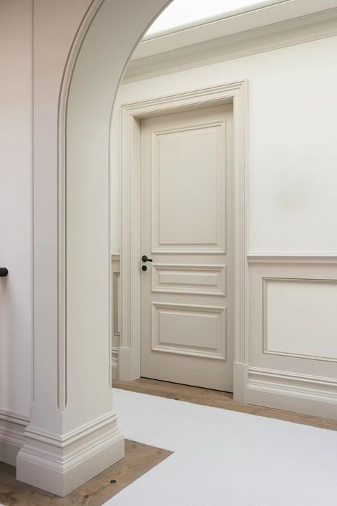 Traditional Door Casing, Colonial Trim Interior, Dark Stained Doors, Stain On Oak, Internal Wooden Doors, Oak Door, Stained Doors, Neoclassical Interior, Security Doors