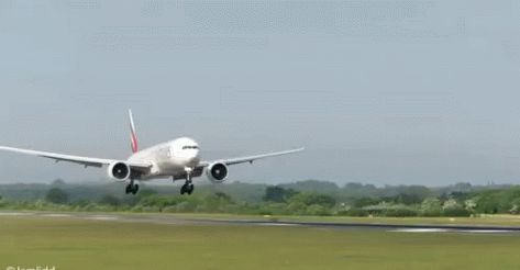 Airplane Landing GIF - Airplane Landing Emirates - Discover & Share GIFs Airplane Gif, Bts School, Arpeggio Of Blue Steel, Airplane Landing, Hotel Facade, Hd Dark Wallpapers, Neon Backgrounds, All Korean Drama, Boys Over Flowers