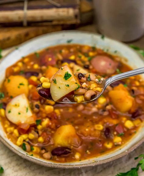 Low-fat, nutritious, and comforting, this Three Sisters Stew is brimming with plant powerhouse goodness and fragrant spices. #wholefoodplantbased #vegan #oilfree #glutenfree #plantbased | monkeyandmekitchenadventures.com Three Sisters Stew, Three Sisters Soup, Autumn Soups, Wfpb Vegan, Monkey And Me Kitchen Adventures, Monkey And Me, Frozen Butternut Squash, Butternut Squash Chili, Native American Food