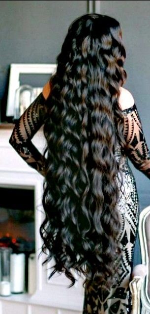 Really Long Curly Hair, Super Long Curly Hair, Long Curly Black Hair, Curled Hair, Extremely Long Hair, Curls For Long Hair, Super Long Hair, Snap Food, Beautiful Long Hair