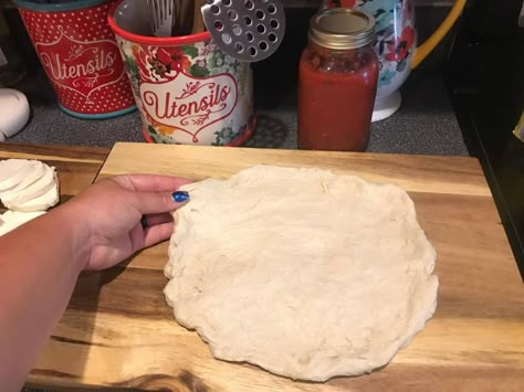 Pioneer Woman Foolproof Pizza Dough, Pioneer Woman Ranch Pizza Pie, Pioneer Woman Pizza Dough Ree Drummond Crust Recipe, Pioneer Woman Pizza Sauce, Pioneer Woman Pizza Crust, Ree Drummond Pizza Dough, Pizza Dough Pioneer Woman, Pioneer Woman Pizza Dough Recipe, Pioneer Woman Pizza Dough