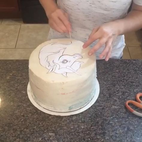 Suzanne O'Dell on Instagram: “Wondering how I get characters and designs on my cakes? I trace it! This is a simple trick my Aunt taught me to transfer any image you…” Butter Cream Transfer, Diy Cake Decorating, Wilton Cakes, Large Decor, Different Cakes, Cake Decorating Videos, Cake Lover, Cake Images, Diy Cake