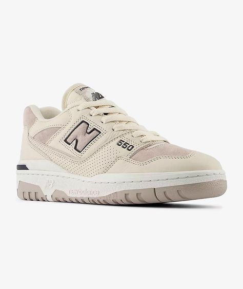 The BB550 item  by  New Balance from the  SU2024 collection, has arrived SVD. Sneaker New Balance, Basketball Courts, Back To School Shoes, Beige Sneakers, Sneaker Sale, Late 80s, Mens Outfit Inspiration, Fresh Shoes, Cute Sneakers