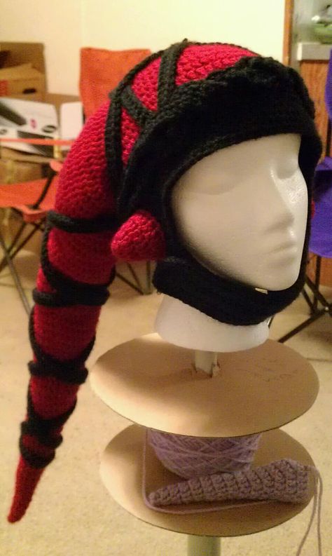 Star Wars Twi'lek Crocheted Hat Crochet Cosplay, Star Wars Crochet, Twi Lek, Crochet Star, Crochet Kids, Crocheted Hat, Crochet Hair Accessories, Crochet Stars, Yarn Diy